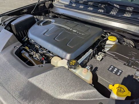 Used 2022 Jeep Cherokee Limited w/ Elite Package image 36