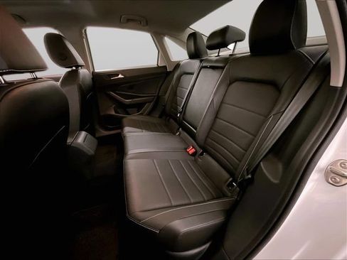 Used 2023 Volkswagen Jetta SE w/ Panoramic Sunroof Package FWD image 25