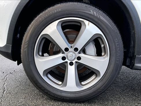 Used 2017 Mercedes-Benz GLC 300 4MATIC image 7