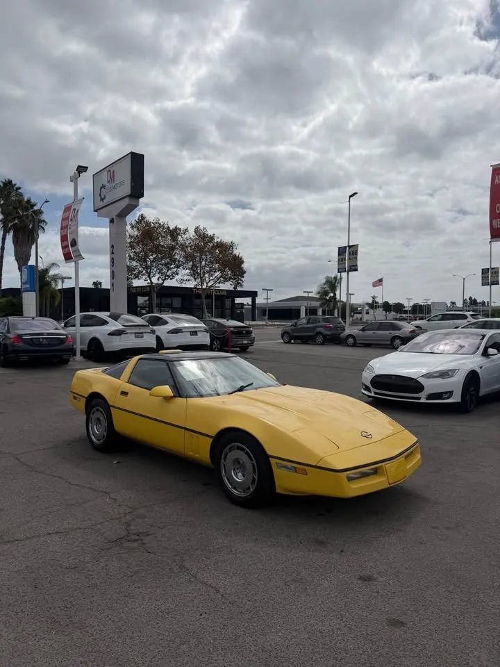 Used 1987 Chevrolet Corvette Coupe RWD image 4