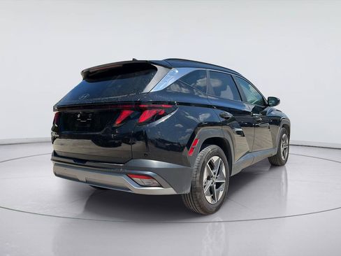 Used 2025 Hyundai Tucson SEL FWD image 3