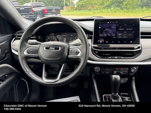 Used 2024 Jeep Compass Latitude AWD/4WD image 16
