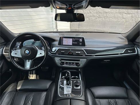 Used 2022 BMW 750Li xDrive AWD/4WD image 23