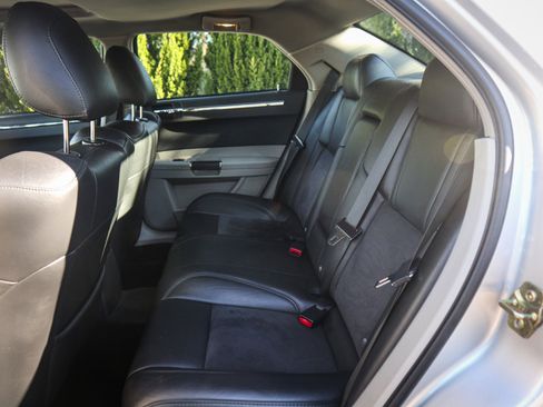 Used 2006 Chrysler 300 SRT8 w/ SRT Option Group II image 31