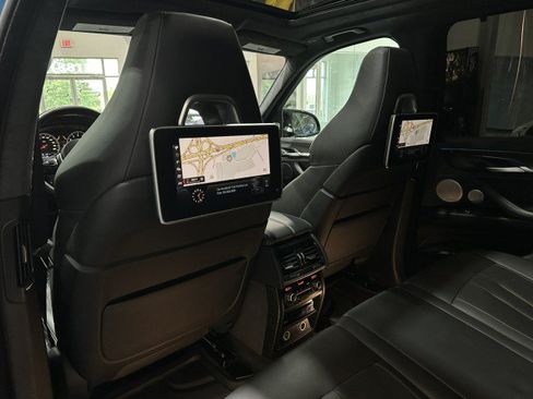 Used 2018 BMW X5 M AWD/4WD image 51