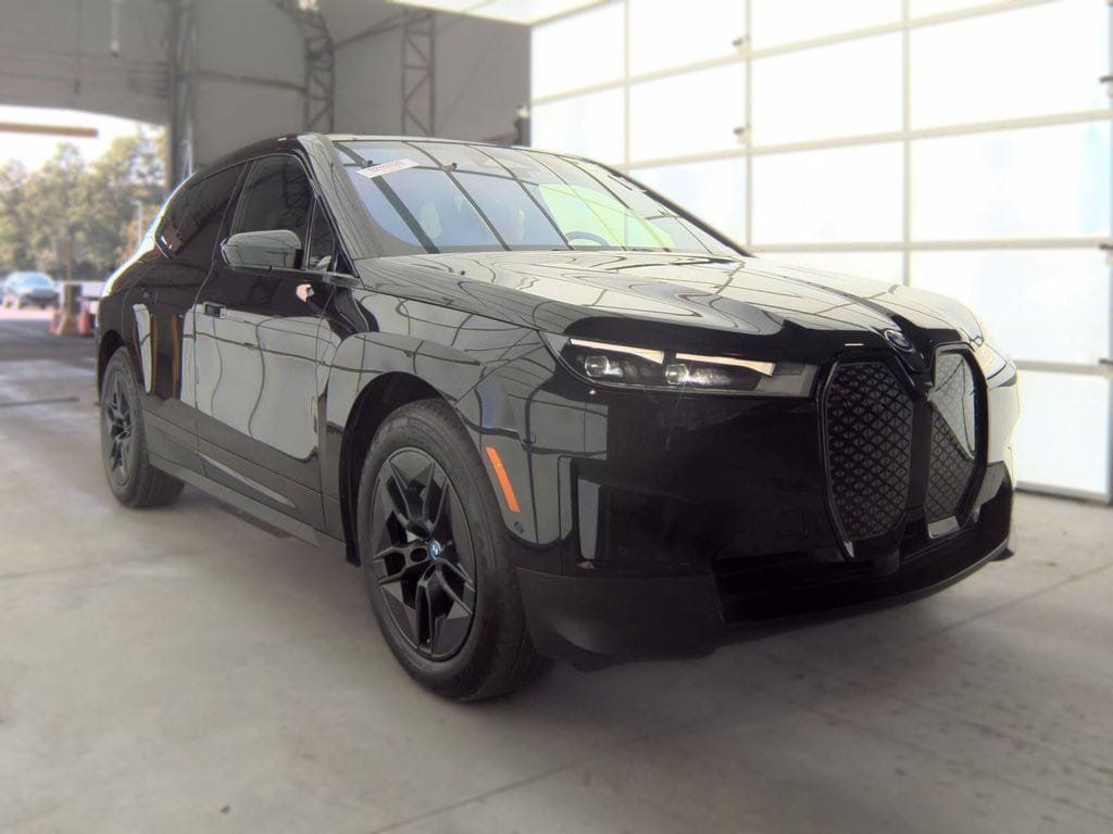 Used 2025 BMW iX xDrive50 w/ Convenience Package AWD/4WD image 4