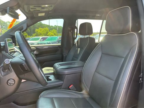 Used 2023 GMC Yukon SLT w/ SLT Premium Package AWD/4WD image 12