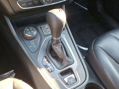 Certified 2022 Jeep Cherokee Trailhawk w/ Sun, Sound & Nav Group image 15