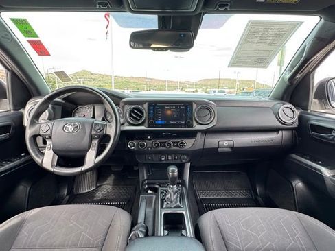 Used 2018 Toyota Tacoma TRD Sport image 20