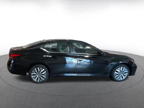 Used 2025 Nissan Altima 2.5 SV image 15
