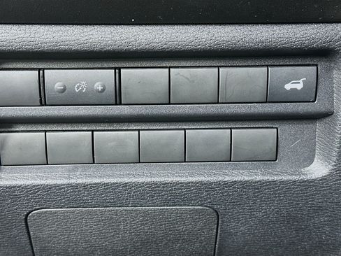 Used 2024 Mitsubishi Outlander SE image 17