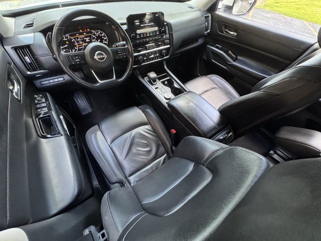 Used 2023 Nissan Pathfinder SL AWD/4WD image 34