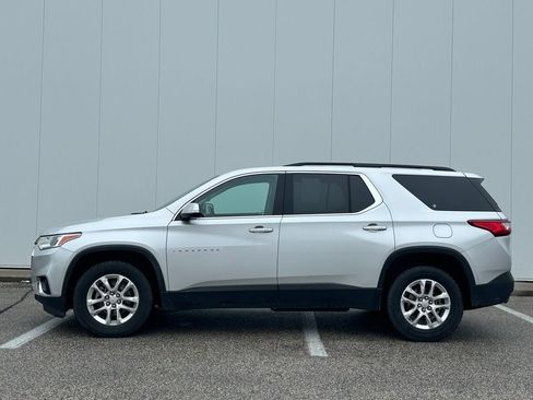 Used 2019 Chevrolet Traverse LT image 2