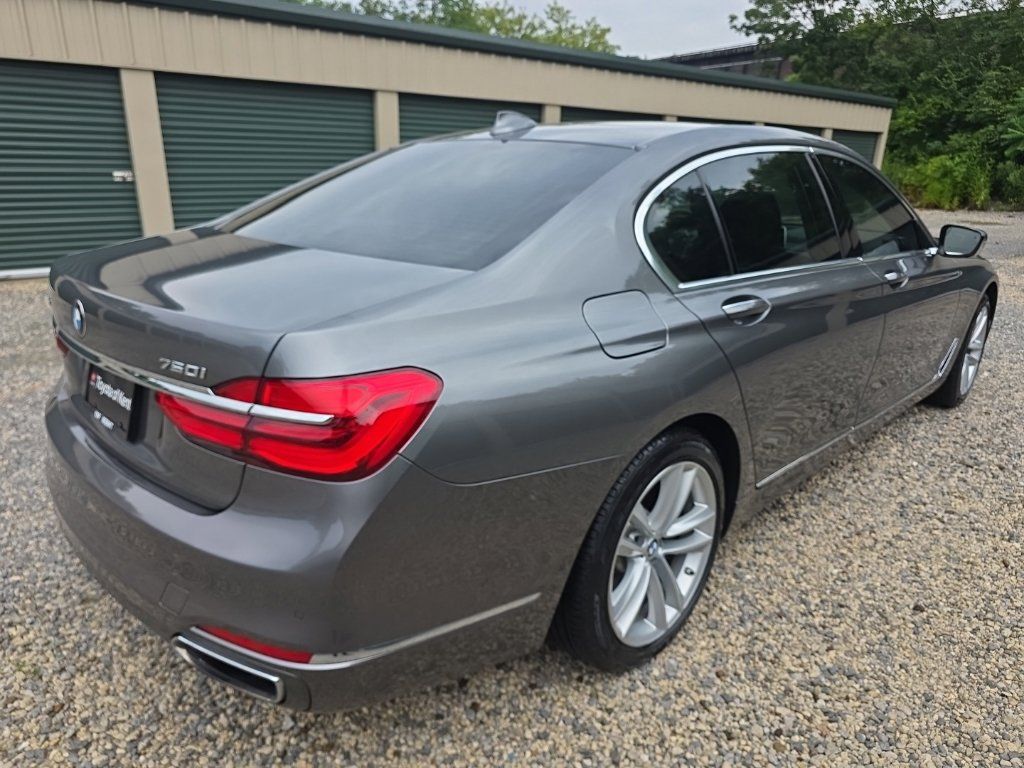 Used 2016 BMW 750i xDrive AWD/4WD image 8