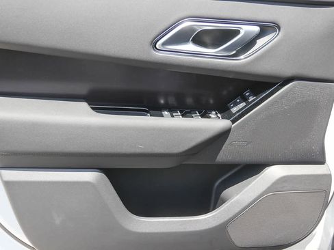 Certified 2026 Land Rover Range Rover Velar Dynamic SE AWD/4WD image 17