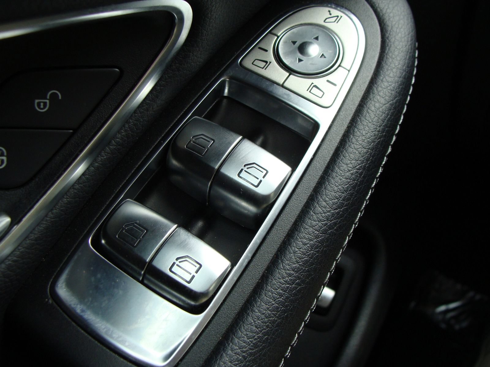 Used 2018 Mercedes-Benz C 300 4MATIC Cabriolet image 35