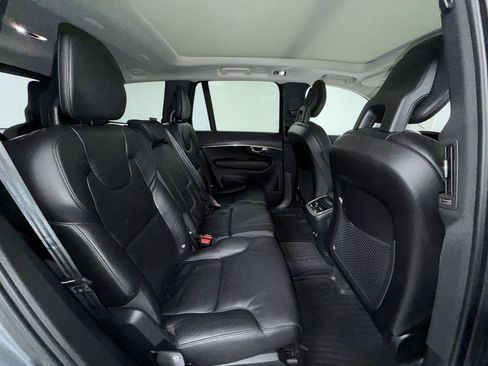 Used 2020 Volvo XC90 T6 Momentum w/ Protection Package Premier AWD/4WD image 17