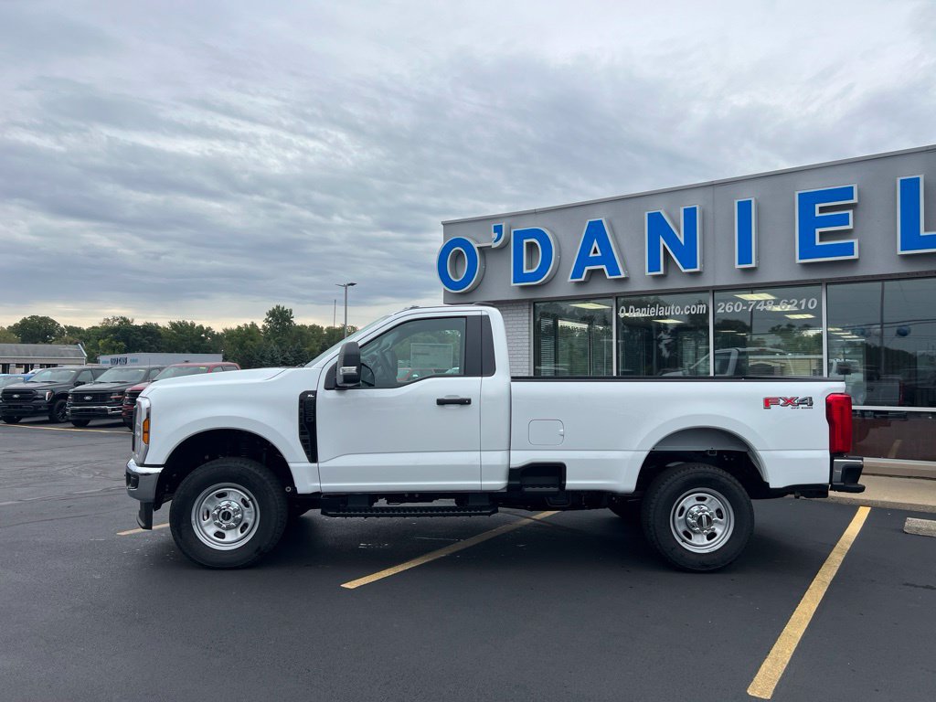 New 2027 Ford F350 XL w/ FX4 Off-Road Package AWD/4WD image 2