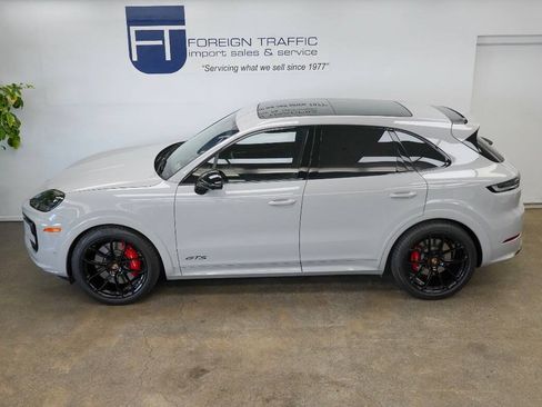 Used 2025 Porsche Cayenne GTS AWD/4WD image 30