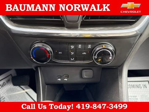 Used 2025 Buick Encore GX Preferred FWD image 15