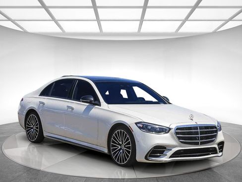Used 2023 Mercedes-Benz S 580 4MATIC Sedan image 4