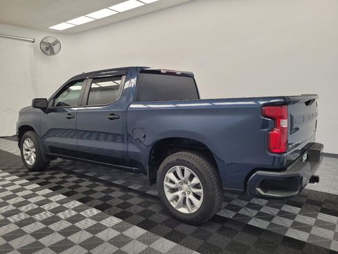 Used 2020 Chevrolet Silverado 1500 Custom w/ Custom Value Package image 3