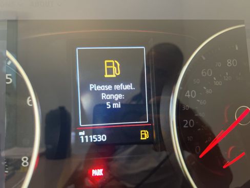 Used 2018 Volkswagen GTI S FWD image 5