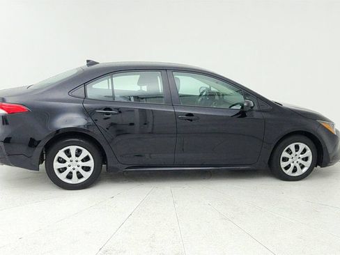 Used 2025 Toyota Corolla LE FWD image 8
