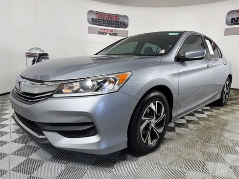 Used 2017 Honda Accord LX image 7