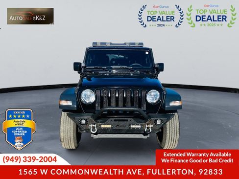 Used 2018 Jeep Wrangler Unlimited Sport image 2