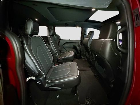 New 2026 Chrysler Pacifica Limited w/ S Appearance Package image 32