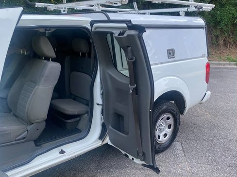 Used 2018 Nissan Frontier S RWD image 14
