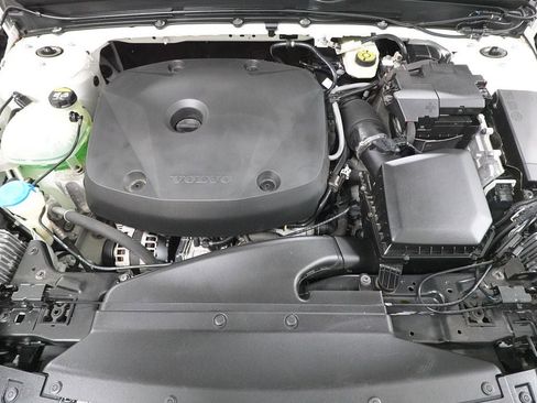 Used 2019 Volvo XC40 T5 Momentum AWD/4WD image 36