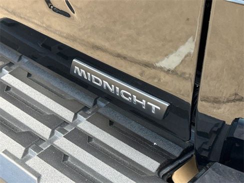 Used 2023 Nissan Frontier SV w/ Midnight Edition Package image 11