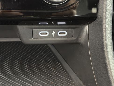 Used 2023 Volkswagen Jetta SE image 23