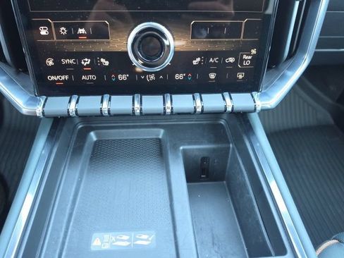 Used 2024 GMC Acadia AT4 w/ Luxury Package AWD/4WD image 20