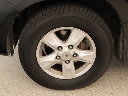 Used 2011 Toyota Land Cruiser w/ Upgrade Pkg AWD/4WD image 38