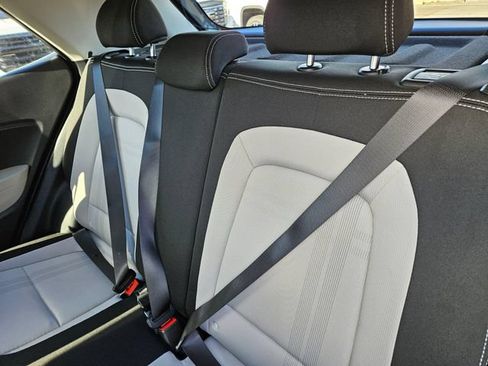 Used 2025 Hyundai Venue SEL FWD image 20