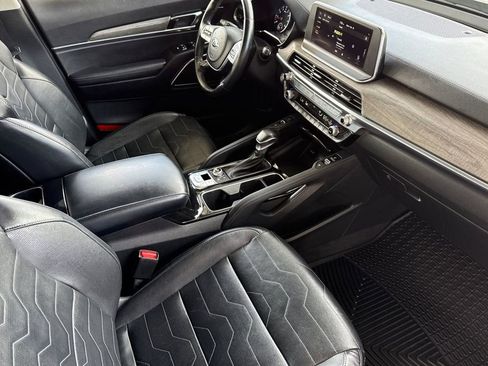 Used 2021 Kia Telluride SX w/ SX Prestige Package image 24