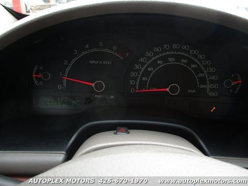 Used 2004 Lincoln LS image 20