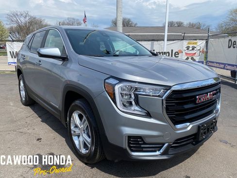 Used 2024 GMC Terrain SLE AWD/4WD image 1