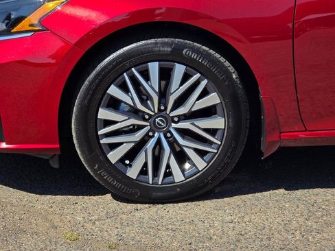 Used 2024 Nissan Altima 2.5 SV image 25