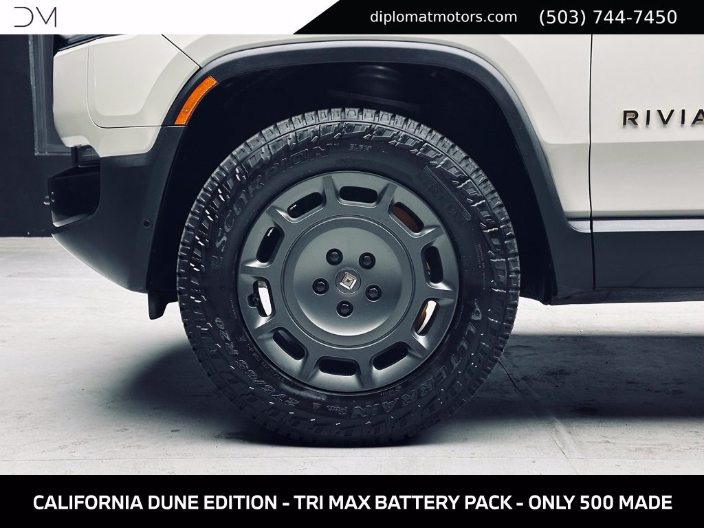 Used 2025 Rivian R1S Adventure Tri AWD/4WD image 39