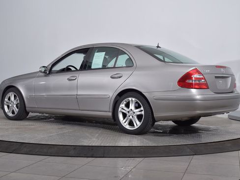 Used 2004 Mercedes-Benz E 500 Sedan image 3