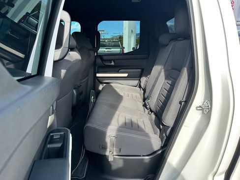 Certified 2024 Toyota Tacoma TRD Off-Road AWD/4WD image 24
