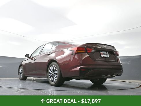 Used 2024 Nissan Altima 2.5 SV image 55