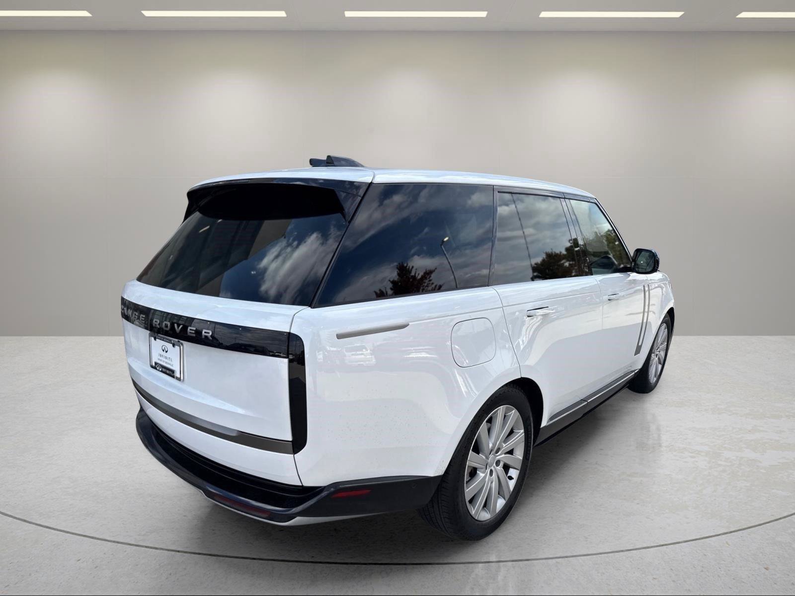 Used 2024 Land Rover Range Rover SE AWD/4WD image 14