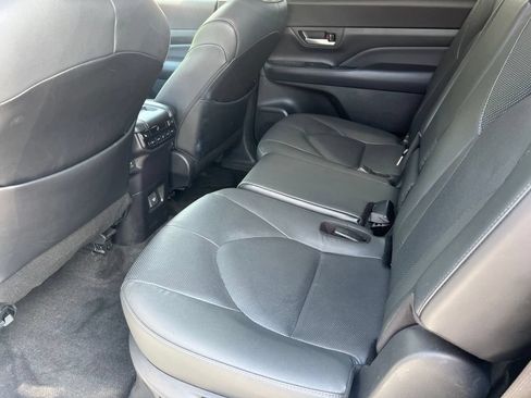Used 2024 Toyota Grand Highlander AWD image 13