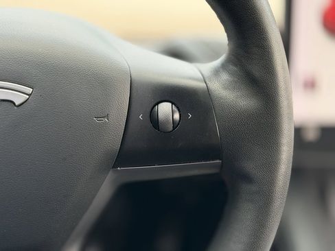 Used 2021 Tesla Model Y Long Range image 43