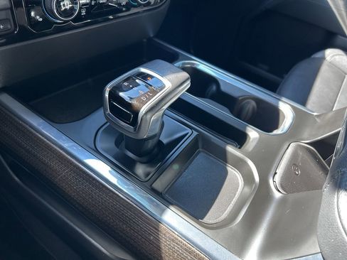 Used 2022 Chevrolet Silverado 1500 LT Trail Boss w/ Convenience Package II image 37